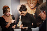 th_67467_HalleBerryRevealFragrancePressJunket6_122_109lo.jpg