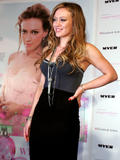 http://img149.imagevenue.com/loc1146/th_44939_celeb-city.org-Hilary_Duff-appears_at_the_Myer_city_store_to_launch_her_new_fragrance_3168_122_1146lo.jpg