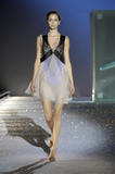 th_64710_Hussein_Chalayan_Paris_Fashion_Show_098_123_399lo.jpg