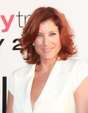 th_32173_Celebutopia-Kate_Walsh-The_Ugly_Truth_premiere_in_Hollywood-12_122_457lo.jpg