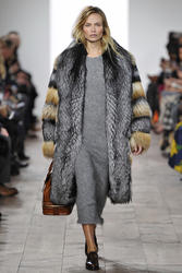 th_196874419_MichaelKors_fw15_002_122_49lo.jpg