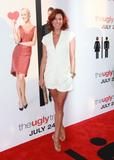th_32117_Celebutopia-Kate_Walsh-The_Ugly_Truth_premiere_in_Hollywood-07_122_558lo.jpg