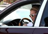 th_91795_Hayden_Panettiere_candid_Hollywood_2302_122_652lo.jpg